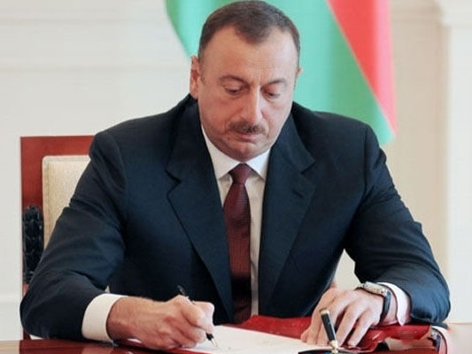 Azerbaijani president increases salaries of healthcare workers