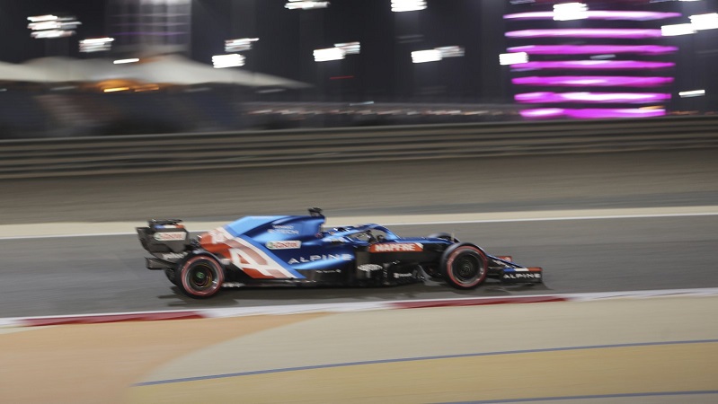 Sandwich wrapper ruins Alonso's F1 comeback race