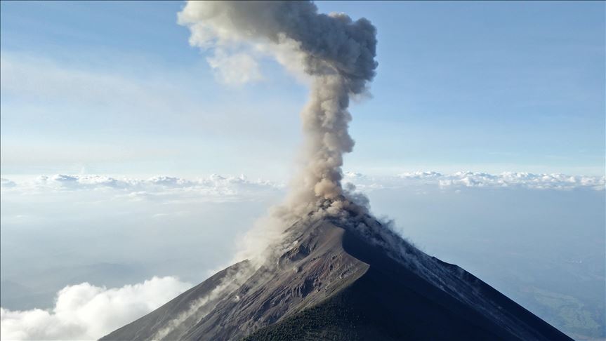 Indonesia's Sinabung volcano erupts
