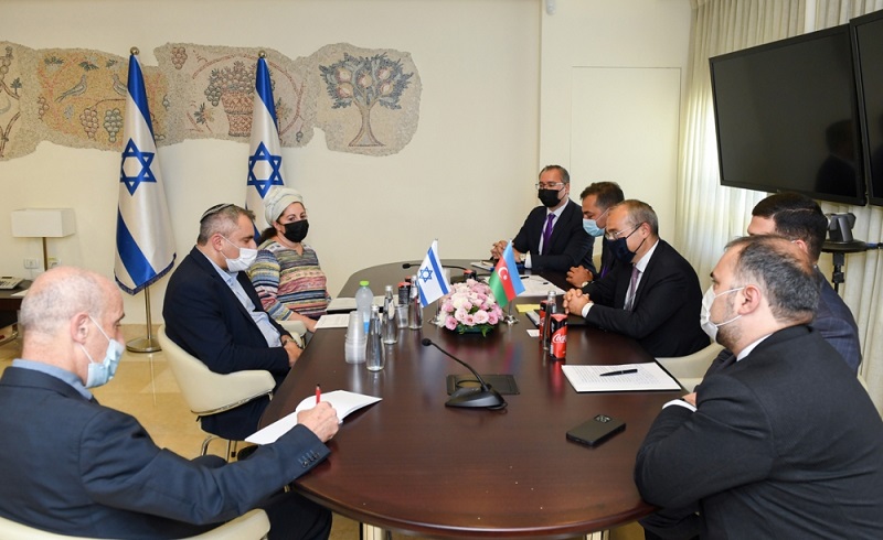 Azerbaijan’s minister economy meets with Israeli officials