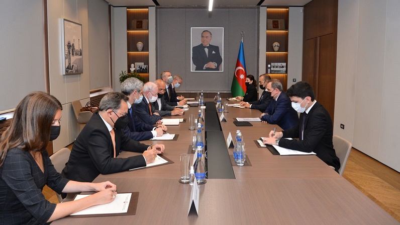 Azerbaijani FM receives French CNEMA delegation (PHOTO)