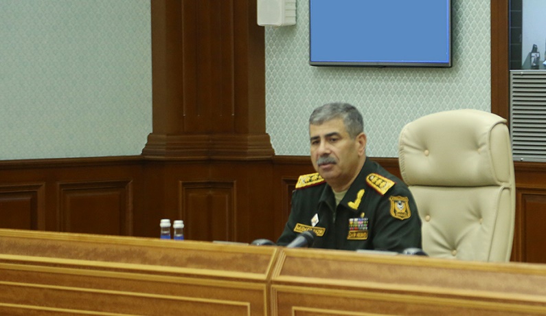 Azerbaijani defense minister instructs to improve service and combat activities on state border 
