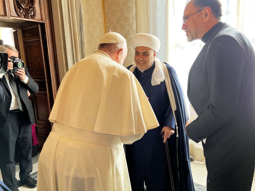 Chairman of Caucasus Muslims Office meets with Pope Francis