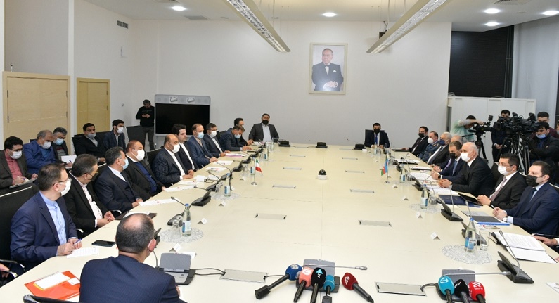 Azerbaijani and Iranian delegations hold meeting (PHOTO)