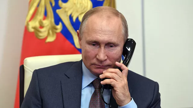 Putin and Macron hold talks by phone