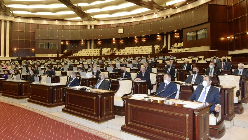 Azerbaijani parliament approves annual report on municipalities