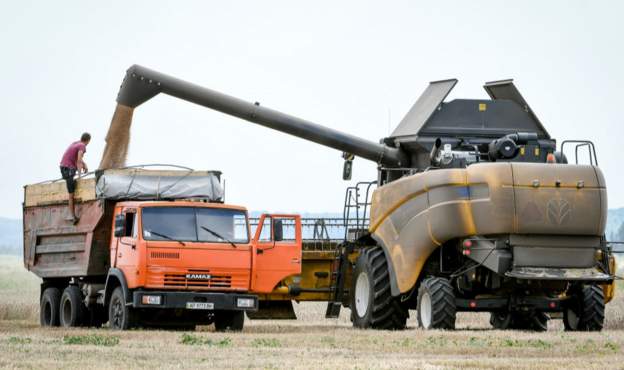 Ukraine accuses Russia of stealing grain