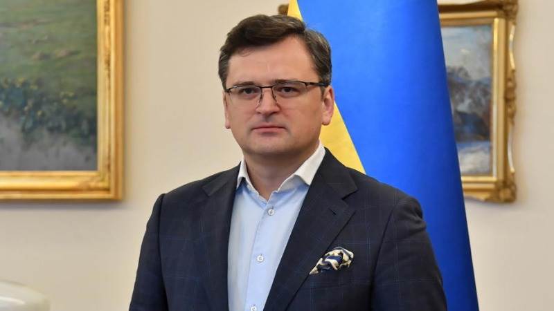 Ukrainian foreign ministers arrives in Brussels
