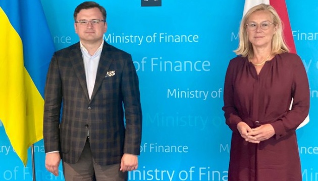 Ukraine’s Kuleba, Dutch finance minister discuss Russian assets freeze