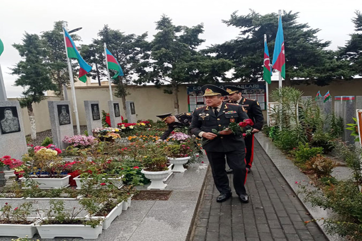 Azerbaijani Defense Ministry’s leadership visited the Second Alley of Shehids