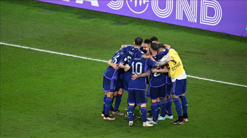 Argentina reach last 16 in 2022 World Cup