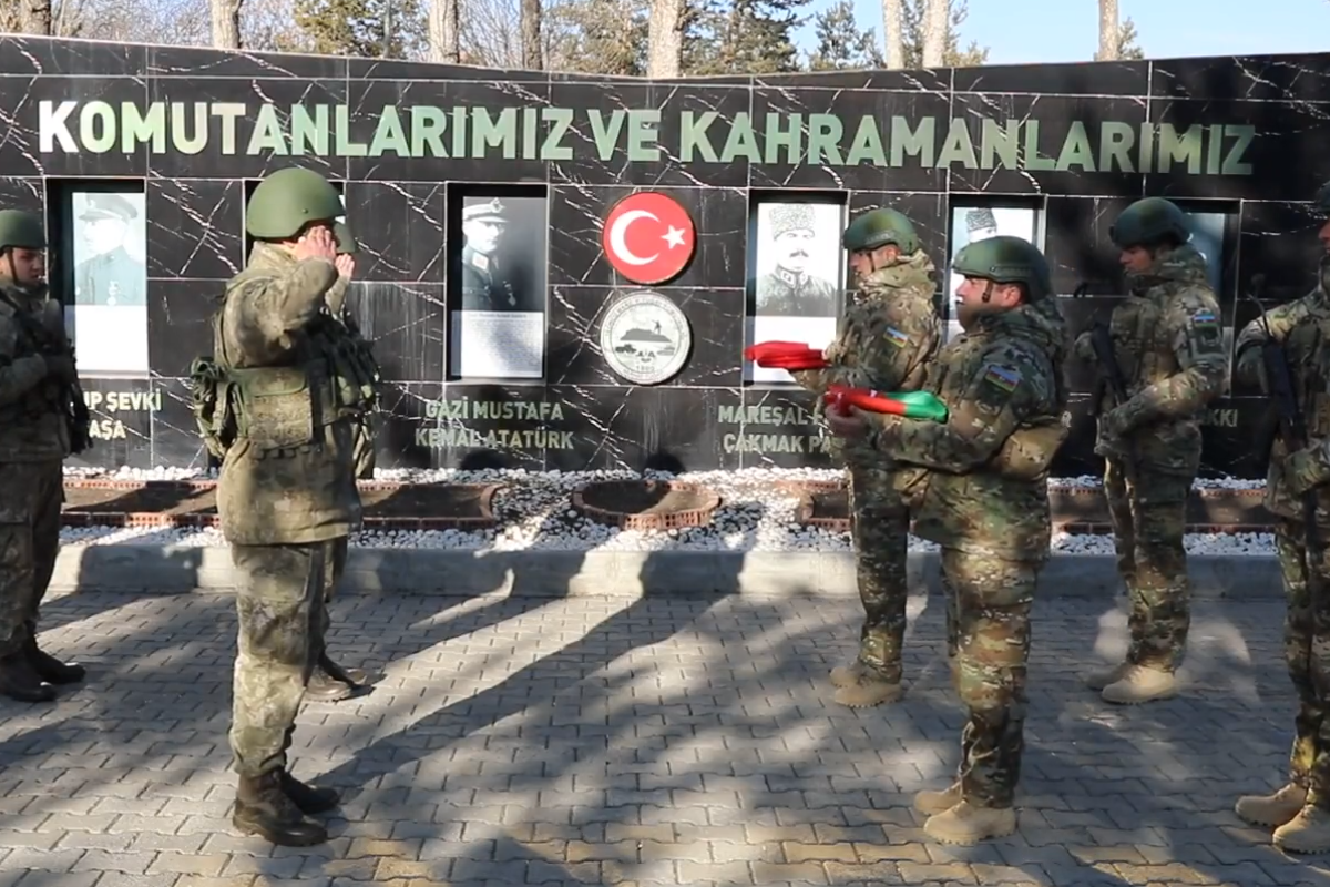 Azerbaijani, Turkish servicemen carry out joint exercises