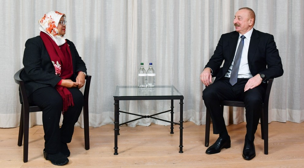President Ilham Aliyev met with Executive Director of UN Human Settlements Programme in Davos