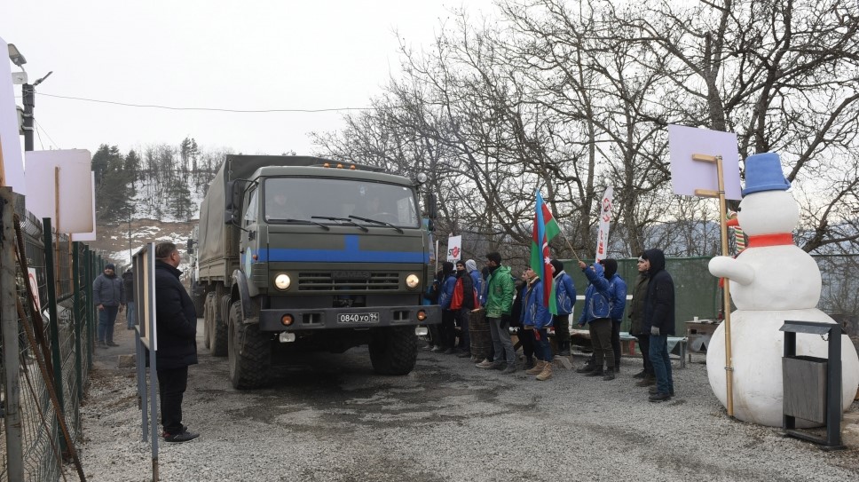 20 more vehicles of Russian peacekeepers pass along Lachin-Khankendi road without hindrance