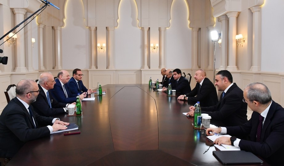 President Ilham Aliyev receives Italian minister of environment and energy security