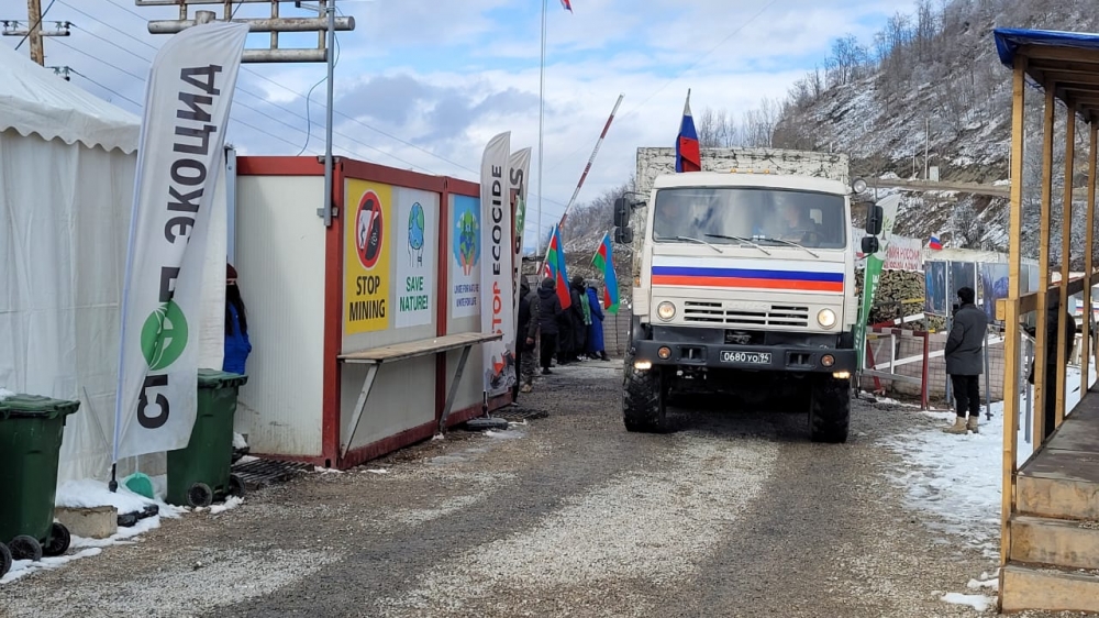 13 vehicles of Russian peacekeepers pass along Lachin-Khankendi road without hindrance