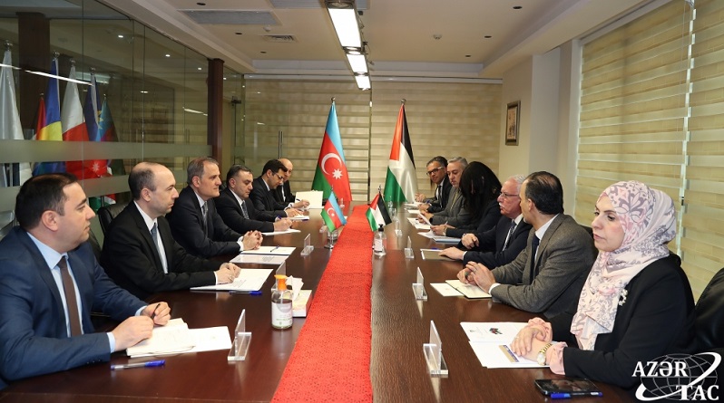 Azerbaijani, Palestinian FMs meet in Ramallah