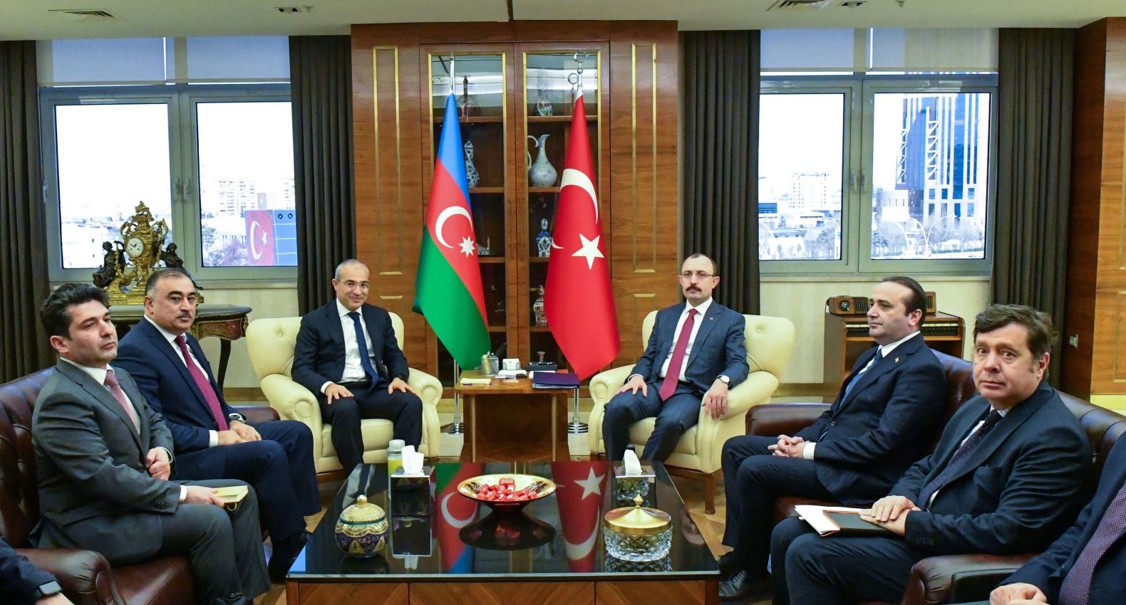 Azerbaijan, Türkiye discuss implementation of joint projects