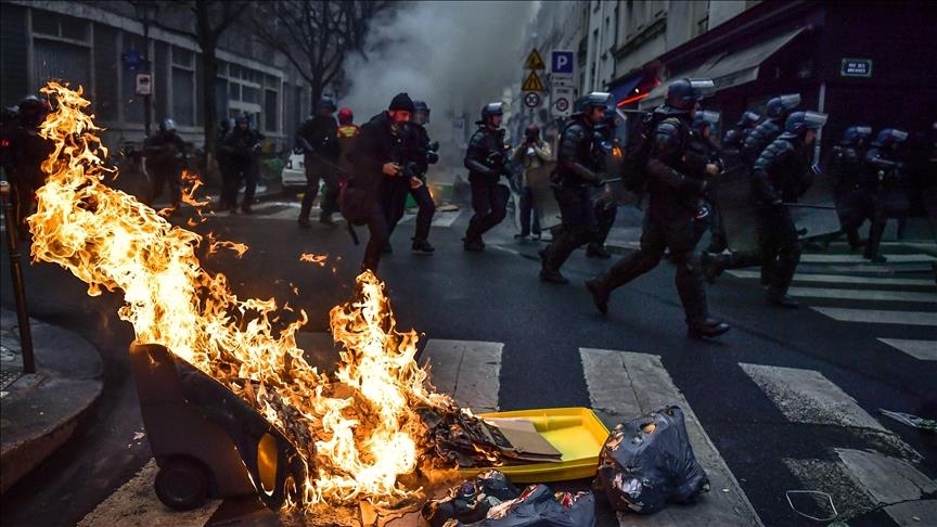 France rocked by new demonstrations after Macron’s speech on pension reform