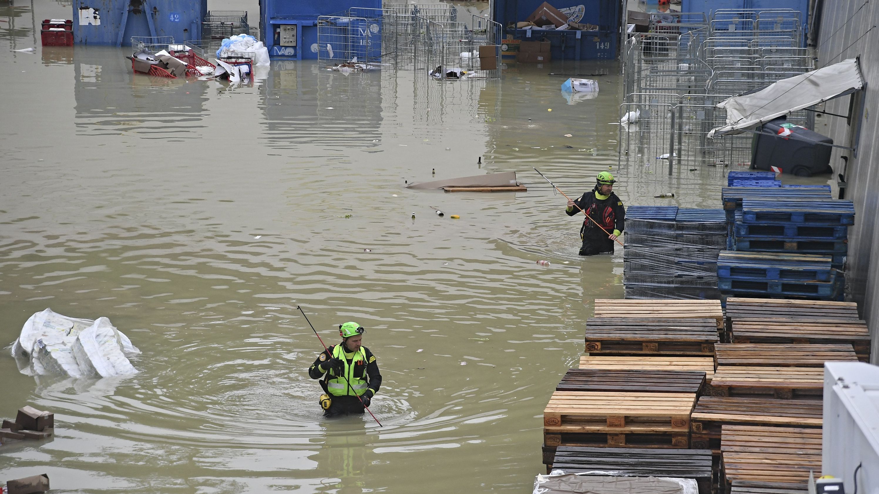 Azerbaijan extends condolences over deadly floods in Italy
