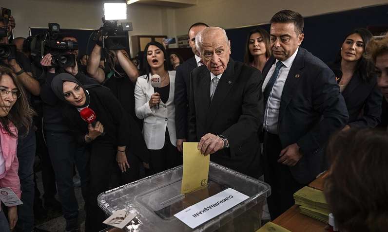 Politicians cast their votes for Türkiye presidential runoff