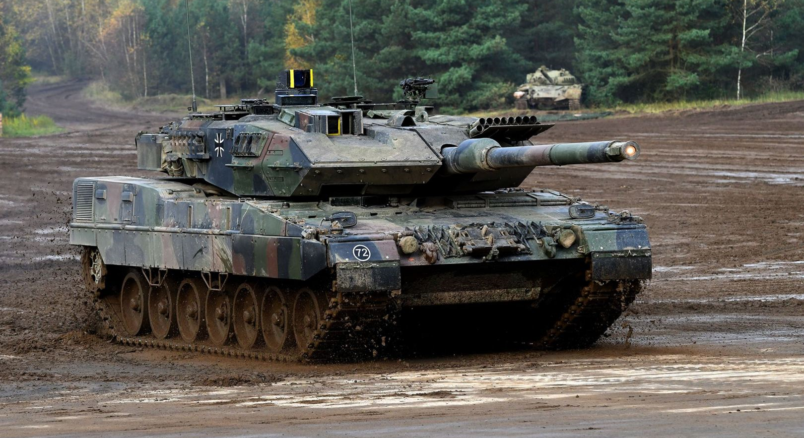 Spain to send 20 armoured personal carriers, 4 Leopard tanks to Ukraine
