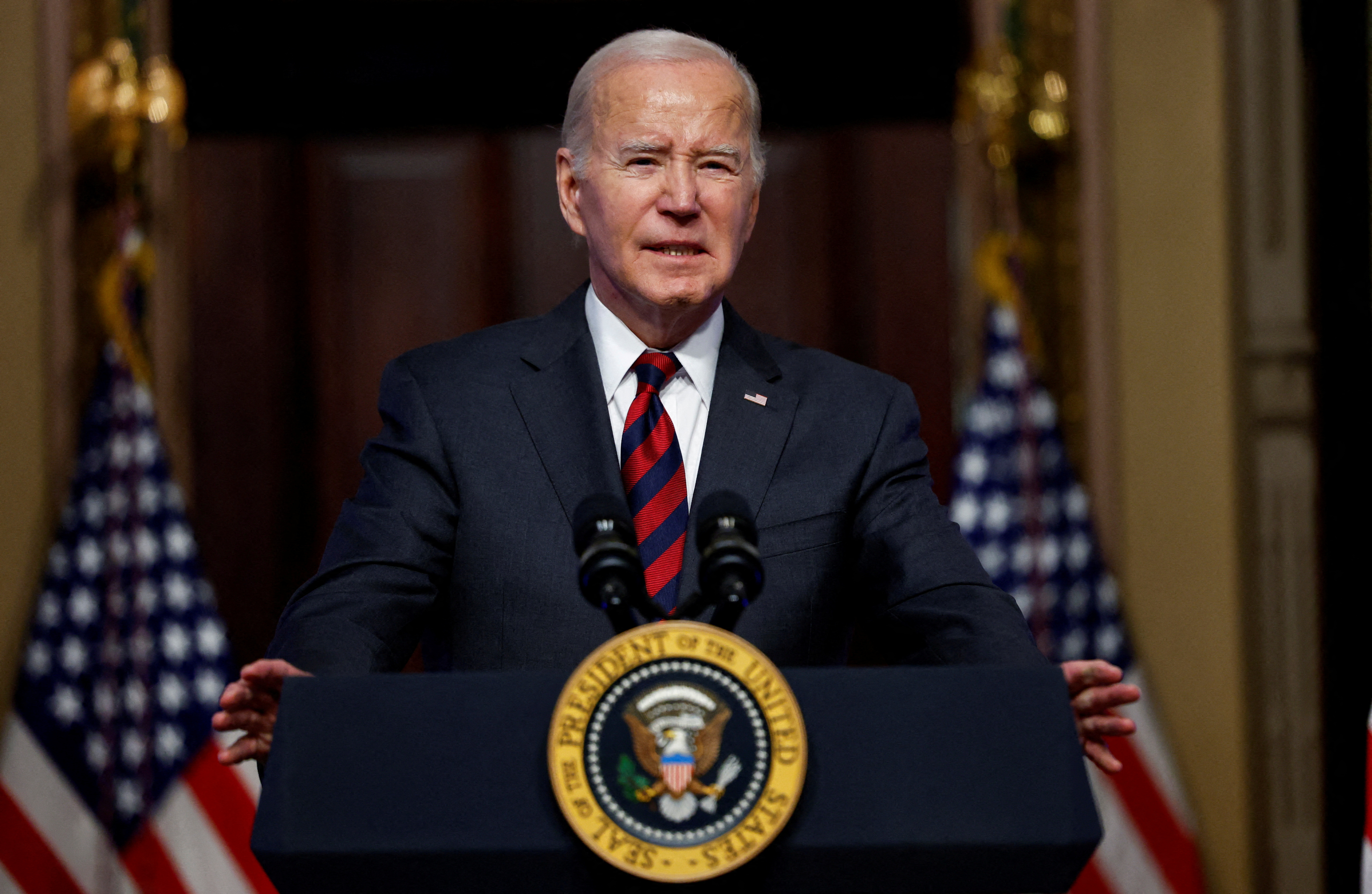 US President Biden falls to record-low 27% approval among independents - poll